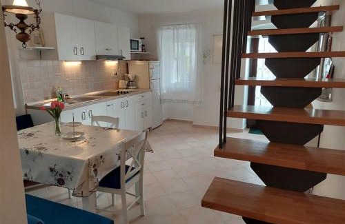 Miholascica House | Pet-Friendly Retreat: House Antonio in Miholascica Awaits