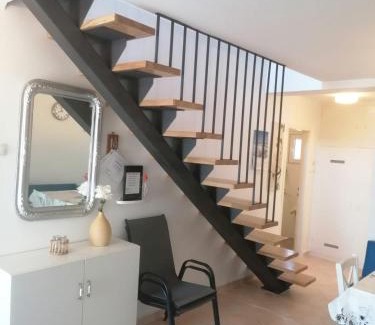 Miholascica House | Pet-Friendly Retreat: House Antonio in Miholascica Awaits