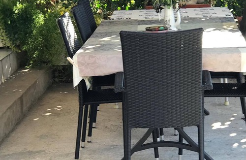 Zuljana House | Cozy House Apart: Family-Friendly with Kitchen Amenities