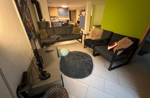 Markkleeberg House | Scenic House Apartment am See with Pool - Rated 9.3/10