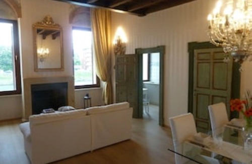 San Zeno Apartment | Experience House Arches 1: Pet-Friendly with Breakfast Included