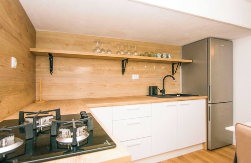 Tkon House | Cozy House Astrid: Oceanfront Getaway on Island Pasman