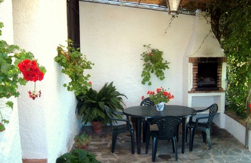 Monachil Cottage | Idyllic House with Breathtaking Views of Granada