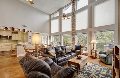 Dripping Springs House | Family Retreat at Deer Creek: Pool, Spa & Lake Views