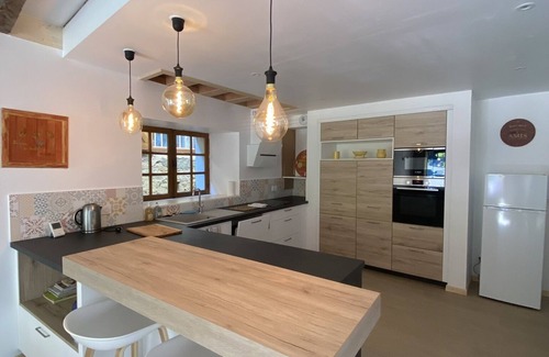 Saint-Pierre-d'Albigny House | Inviting House at the Foot of the Mountains with Pool