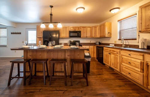 Indian River House | Discover House at Inland Lakes Motel: Family-friendly Retreat