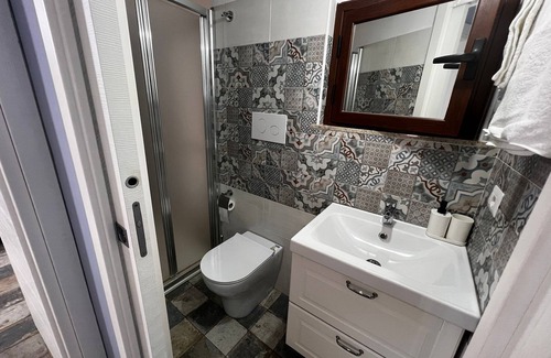 Vulcano Porto Apartment | Unforgettable House Aurora on Volcano Island - Family-Friendly!
