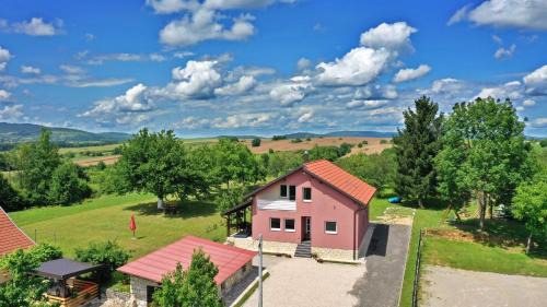 Irinovac House | Family-Friendly House Bela Vido | Guest Rated 9.7/10