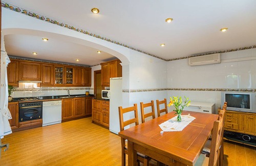 El Toro Ski Chalet | Relax at House Benestar: Pool, Ocean Views & Spa Amenities