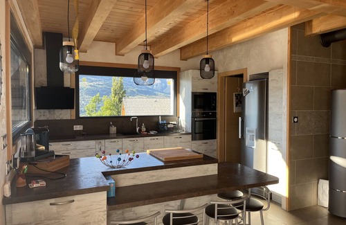 Baratier House | Discover a Retreat: House between Lake and Mountain