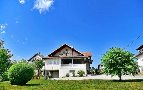 Catrnja House | Family-Friendly House Bićanić with a 9/10 Guest Rating