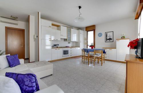 Favaro Veneto Apartment | Family-Friendly Escape at House Boè - Rated 9/10