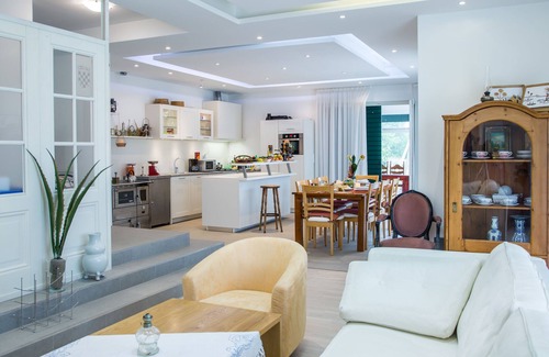 Cista Provo House | Discover House Bosnić in Cista Provo with Oceanfront Views