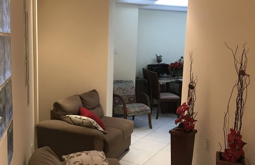 Salvador House | Family-Friendly Retreat at House: Ideal for Memorable Stays