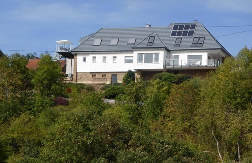 Burgsponheim Apartment | Cozy House Burgsponheim Apartment with Ocean View