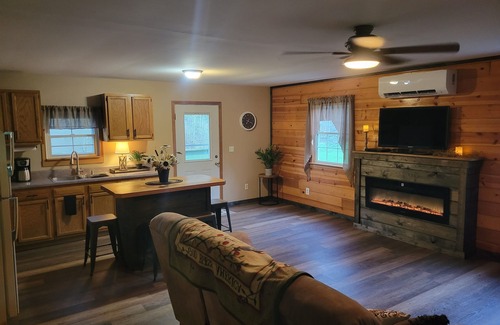 Laings House | Idyllic House by the Creek in Wayne National Forest