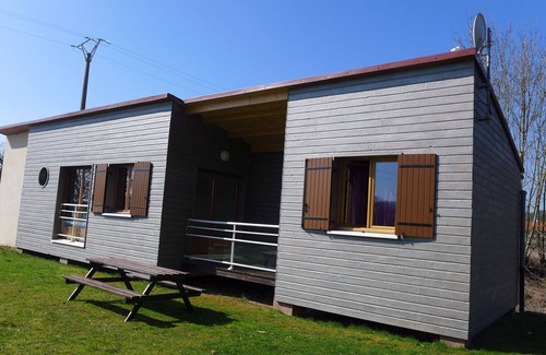 Soncourt-sur-Marne Cottage | House by the Marne with terrace, 2 bedrooms