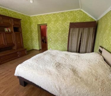 Polyana House | Idyllic House by the River - 4-Star, Pet & Child Friendly