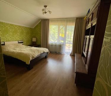 Polyana House | Idyllic House by the River - 4-Star, Pet & Child Friendly