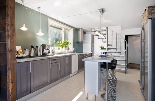 Trondheim House | Seaside Retreat with Breathtaking Views and Spa Amenities