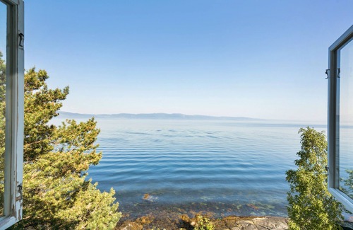 Trondheim House | Seaside Retreat with Breathtaking Views and Spa Amenities