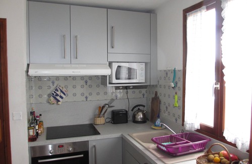 Bonifacio House | Tranquil House by the Water near Bonifacio - Guest Rated 9.8