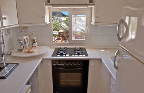 Cala Reona House | Relax at Cala Reona House: Beachside Retreat with Garden