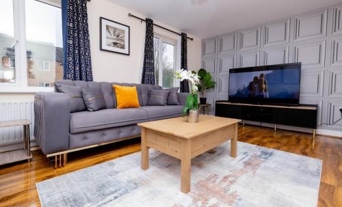 Corby House | House Carlisle