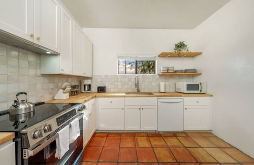 Tucson House | House & Casita/Sleeps 6+/Large Group or Family