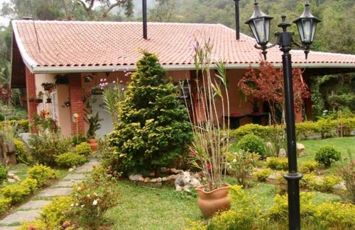 Monteiro Lobato House | Top-Rated Chalet in Santo Antonio do Pinhal with Spa