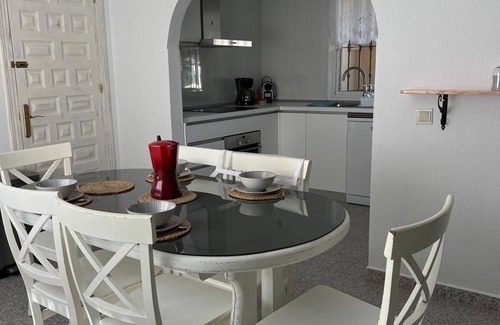 Las Negras House | Charming House Chalet: Family-Friendly Retreat with Kitchen