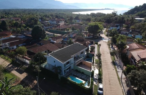 Sao Lourenco House | Cozy Retreat Steps from Two Beaches, Pet Friendly Amenities