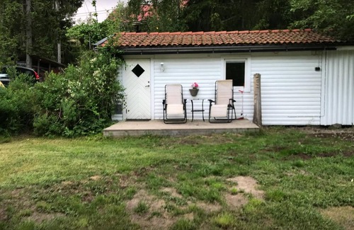 Gustavsvik House | Cozy House Steps from the Beach in Nacka for Families