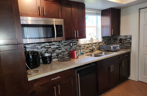 Hialeah House | Conveniently Located House Near Shopping and Beaches