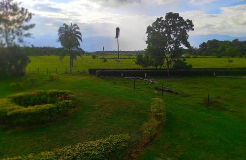 Acacias House | Pet-Friendly House with Pool and Child-Friendly Amenities