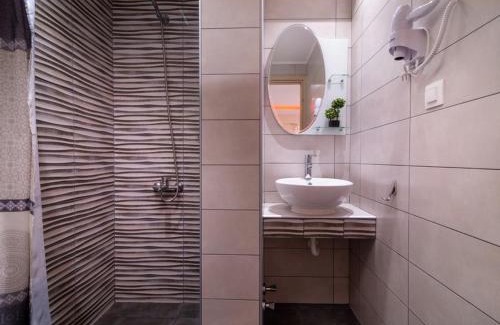 Toroni Apartment | Cozy House Diakos Toroni with Oceanfront Views