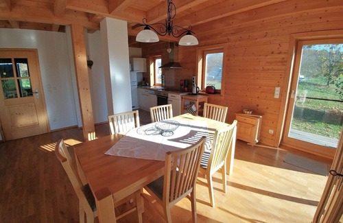 Traunreut Apartment | House Efeu: Perfect for Families with 3 Bedrooms & Top Rating