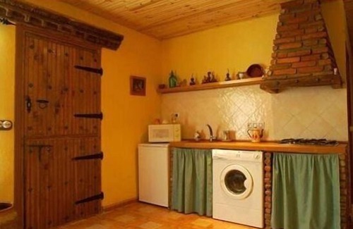 Navaconcejo Cottage | Family-Friendly House El Arroyo del Valle with Spa Access
