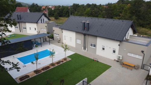 Lovinac House | Discover House Evermore: Family-Friendly Retreat with Pool