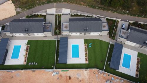 Lovinac House | Discover House Evermore: Family-Friendly Retreat with Pool