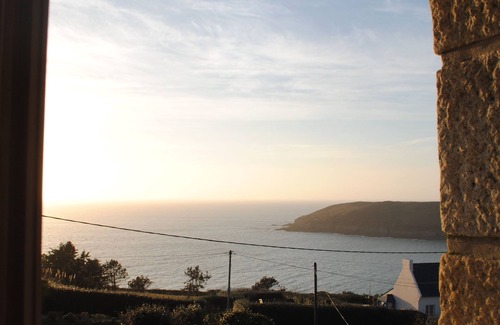 Ploumoguer House | Stunning Oceanfront Home with Sea View, 200m to Beach