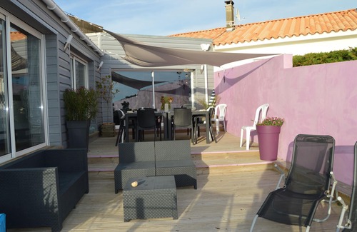 Longeville-sur-Mer House | Seaside Retreat with Private Spa and Direct Beach Access