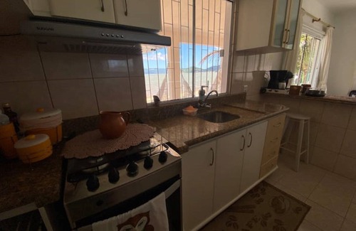 Palhoca House | Cozy House Facing the Sea with Spa and Hot Tub Amenities