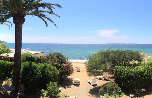 La Croix-Valmer Apartment | Tranquil Oceanfront Retreat with Pool & Breakfast Awaits