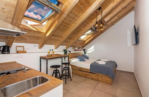 Cove Rogacic Apartment | Discover House Feral: Pet & Child-Friendly Retreat