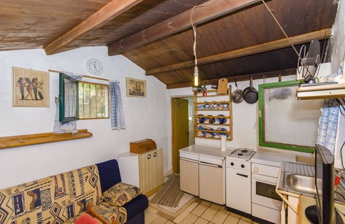 Praznica House | Oceanfront House Fisherman: Family-Friendly Getaway in Brac