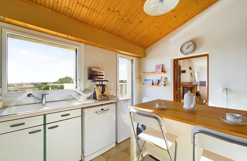 Brem Sur Mer Ski Chalet | House for 12 - 5min from Dunes beach