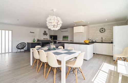 Blanes House | Perfect Retreat for 14: Pool, Ping Pong & Beach Access