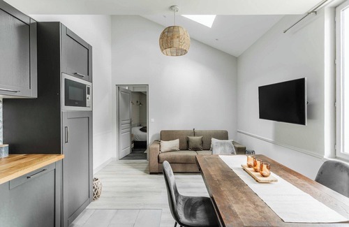 Deauville City Centre Apartment | House for 18 people with cinema Place Morny