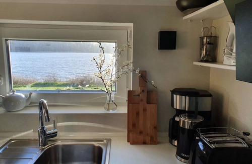 Nieby House | Cozy Oceanfront Escape for 4 Guests in Nieby